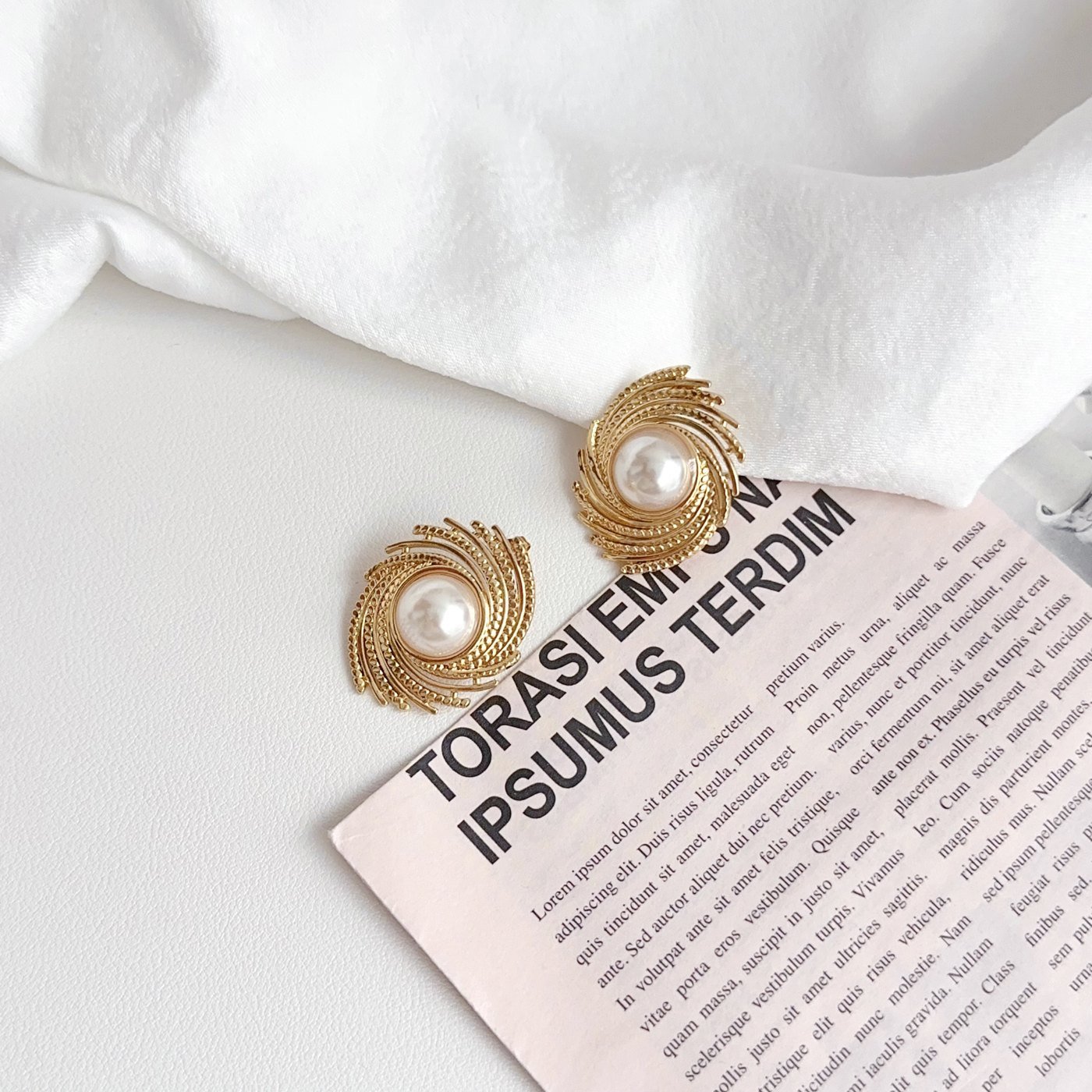 Gold Pearl Round Stud Earrings - image 3
