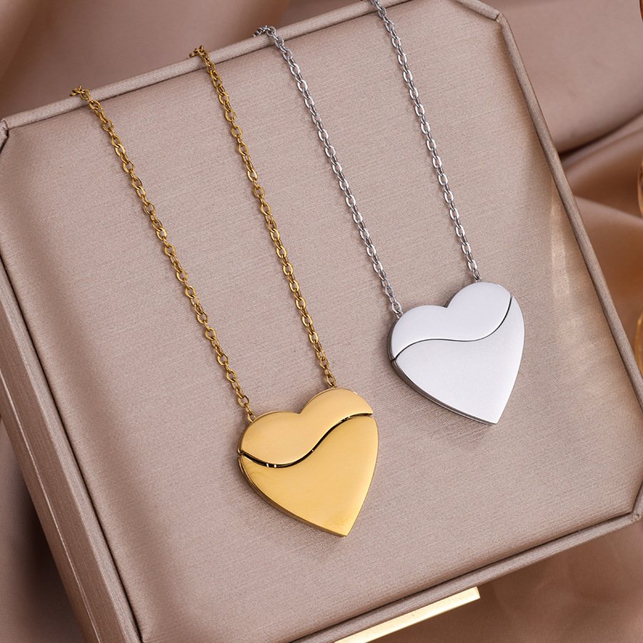 Stainless Steel Heart Jewelry Pendant Style S0750002 Wholesale product image