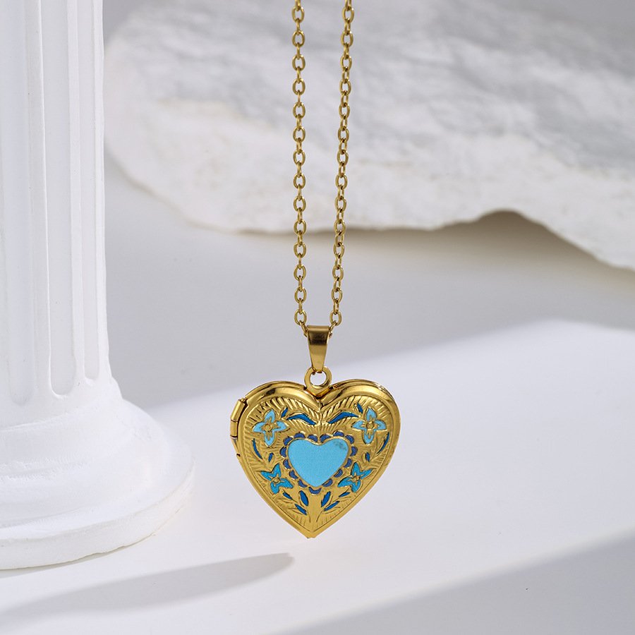 Stainless Steel Heart Flower Jewelry Pendant Wholesale product image