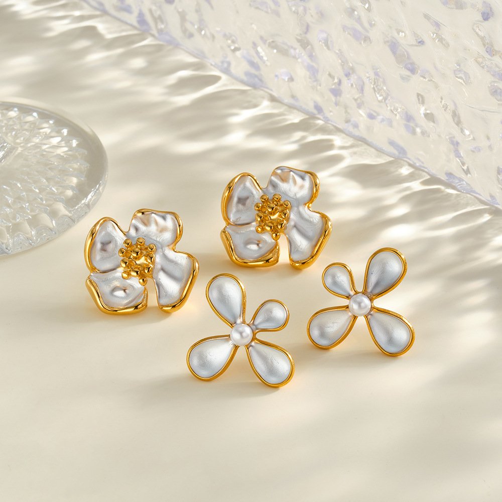 Stainless Steel Pearl Flower Vintage Minimalist Earrings Wholesale product image