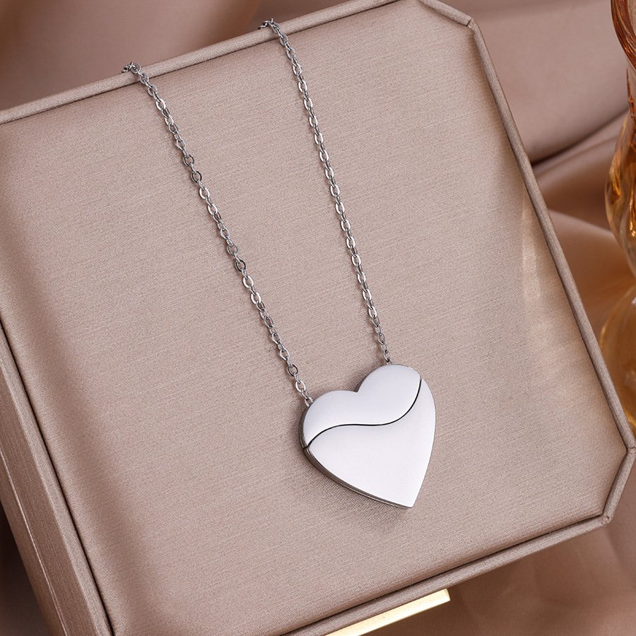Stainless Steel Heart Jewelry Pendant Style S0750002 Wholesale product image