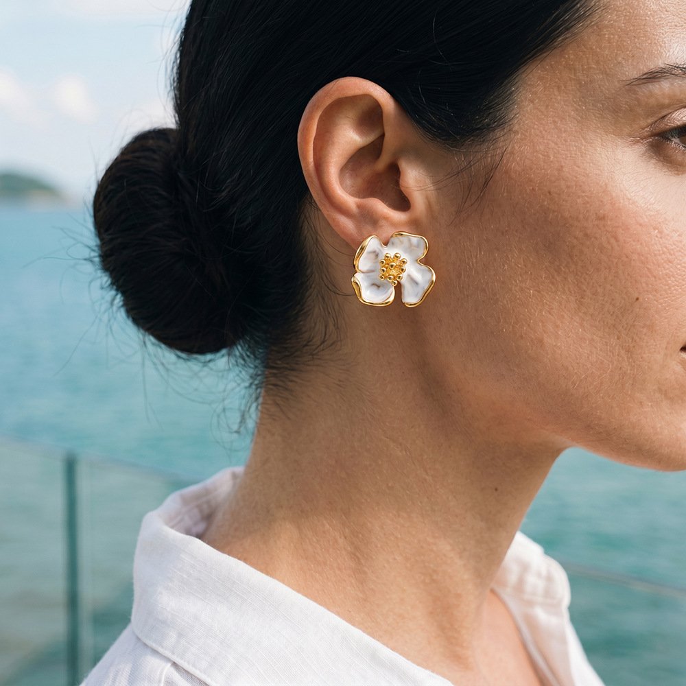 Stainless Steel Pearl Flower Vintage Minimalist Earrings Wholesale product image