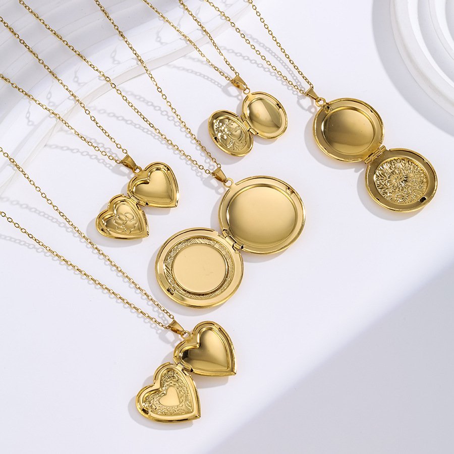 Stainless Steel Heart Flower Jewelry Pendant Wholesale product image